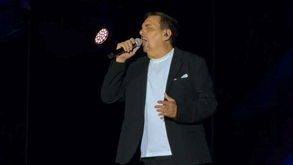 Dragan Kojić Keba zapalio Tašmajdan: Koncert otvorio s više od 30 trubača, publika pjevala uz „Bregidi džanum"