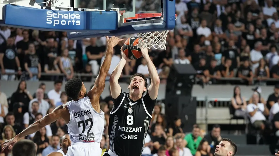Trojka Fostera u posljednjoj sekundi donijela poraz košarkašima Partizana od PAOK-a