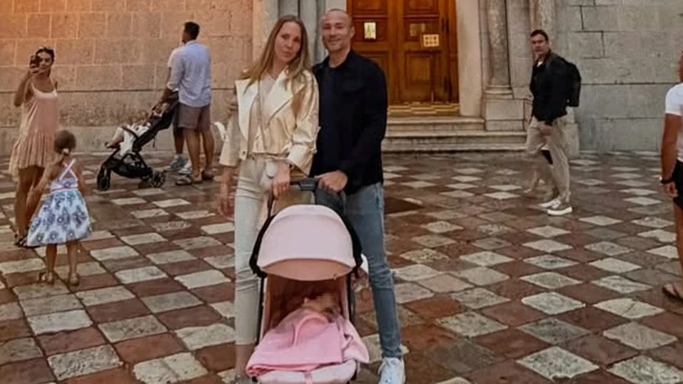 Aca Sofronijević sa ženom Kosanom i ćerkom Tarom posjetio staru crkvu u Kotoru