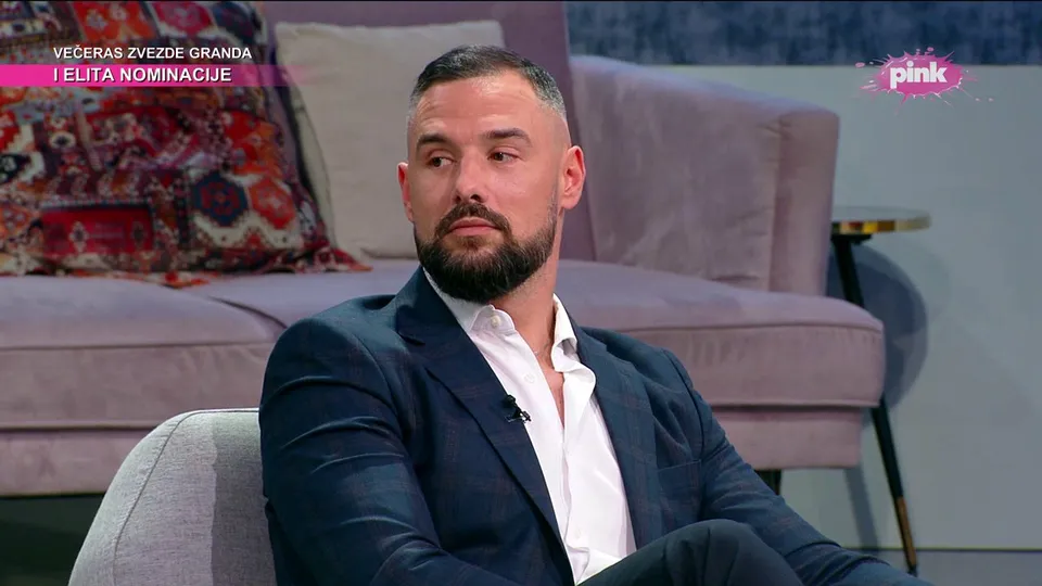 Nemanja Stevanović pronašao svoje mjesto pod suncem: Od pjesme i pozornice do mira na morskoj obali