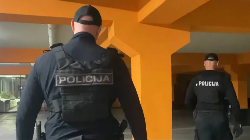 Uhapšena dvojica muškaraca u Sarajevu zbog osnova sumnje na krađu