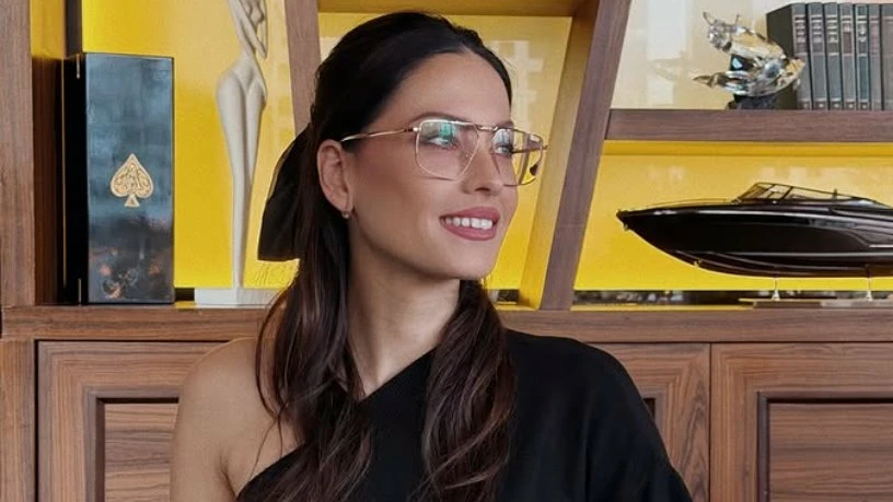 Mirka Vasiljević proslavila 36. rođendan u mini haljini, a oduševila je i objavom iz beogradskog autobusa