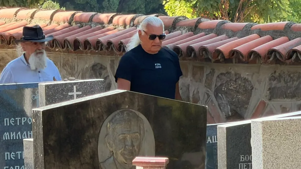 Pet godina bez Marine Tucaković: Futa stigao na grob, a od poznatih još njih nekoliko