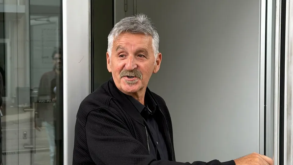 Dragan Stojković Bosanac stigao na snimanje "Pinkovih zvezdama", opkolile ga obožavateljke