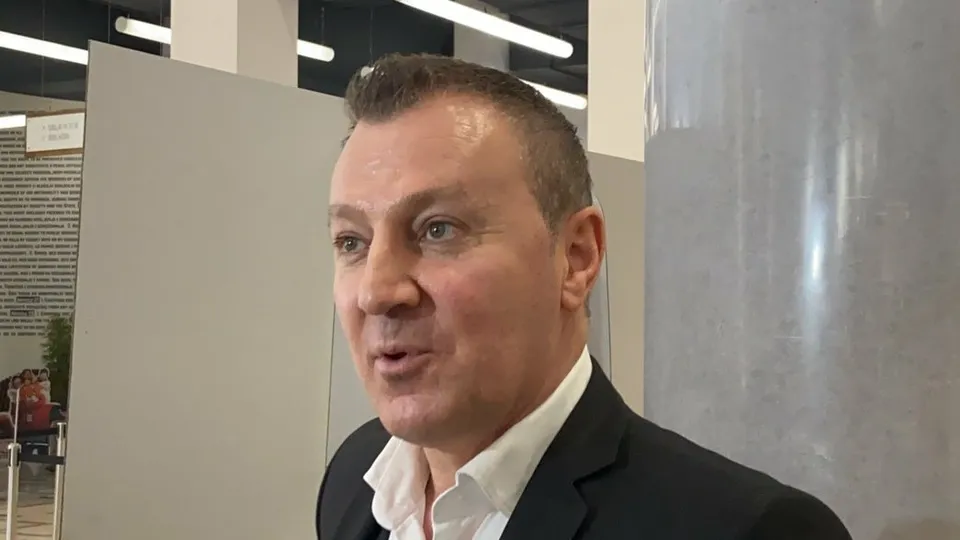 Stric Nedeljka Bajića Baje o odnosu sa pjevačem: Ne donese mi ni kutiju cigareta, a džipom prođe pored kuće