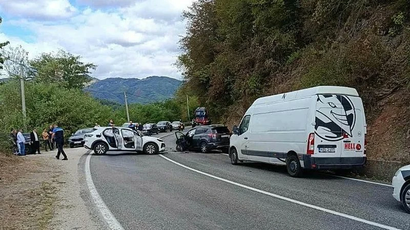 Teška saobraćajna nesreća kod Jablanice: Dvije osobe povrijeđene