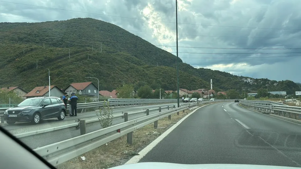 Sudar dva vozila na brzoj cesti kod Ilidže, nema prijavljenih povrijeđenih