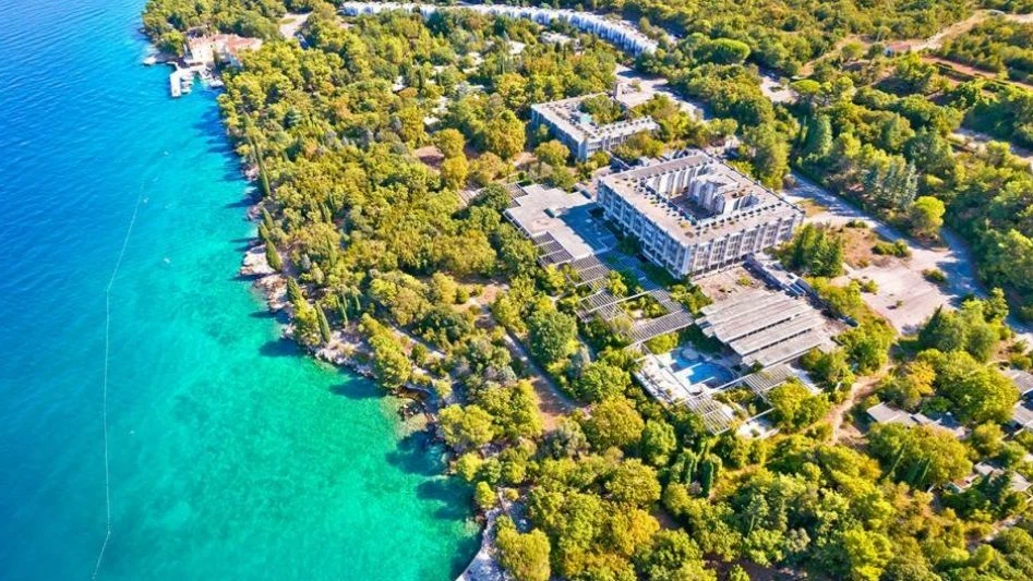 Kako je propalo „jugoslavenski Las Vegas": priča o hotelu Haludovo na Krku