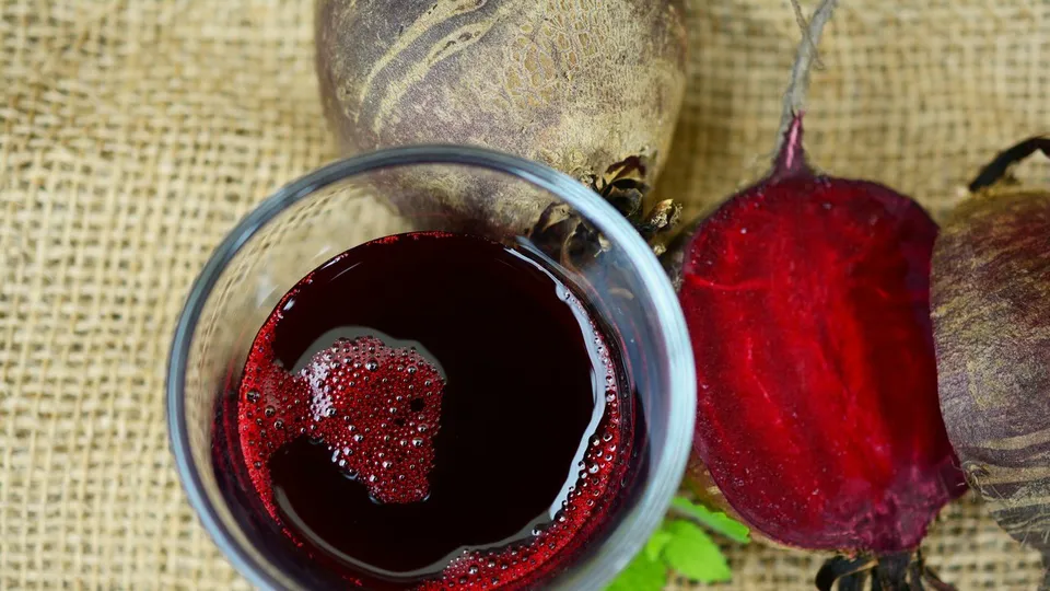 Domaći sok od cvekle po starinskom receptu: sirup koji se u kuhinjama baka pravio umjesto tableta