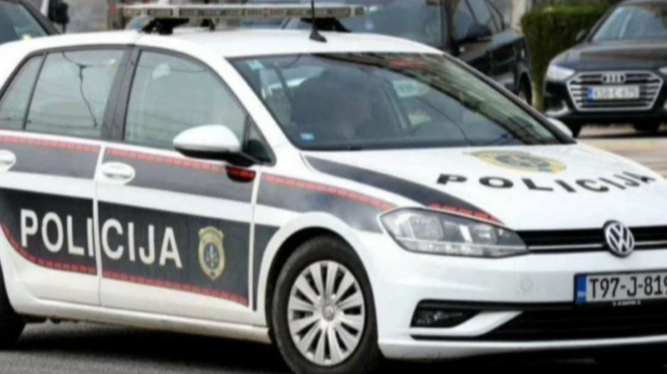 Teško povrijeđena žena u prevrtanju traktora kod Trnova