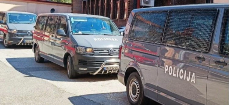 Određen pritvor muškarcu osumnjičenom za napad metalnom šipkom na vlasnika firme kod Gradačca