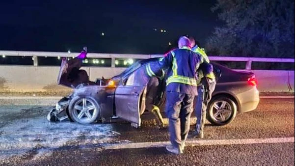 Taksisti izvukli povrijeđenog vozača iz gorućeg automobila kod Visokog: "Allah nas je poslao da budemo tu i da ga spasimo"