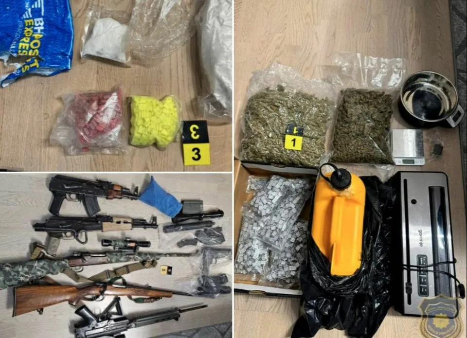 Akcija „Jezero“: Lišena sloboda dvojica Sarajlija, među oduzetim više od 10 kilograma droge i naoružanje