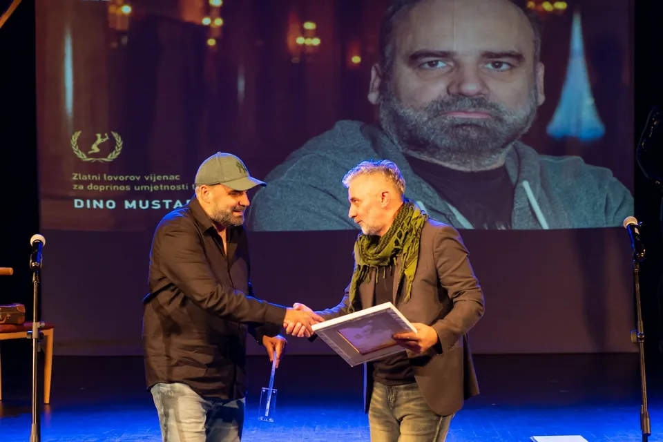 Dino Mustafić dobio Zlatni lovorov vijenac Festivala MESS