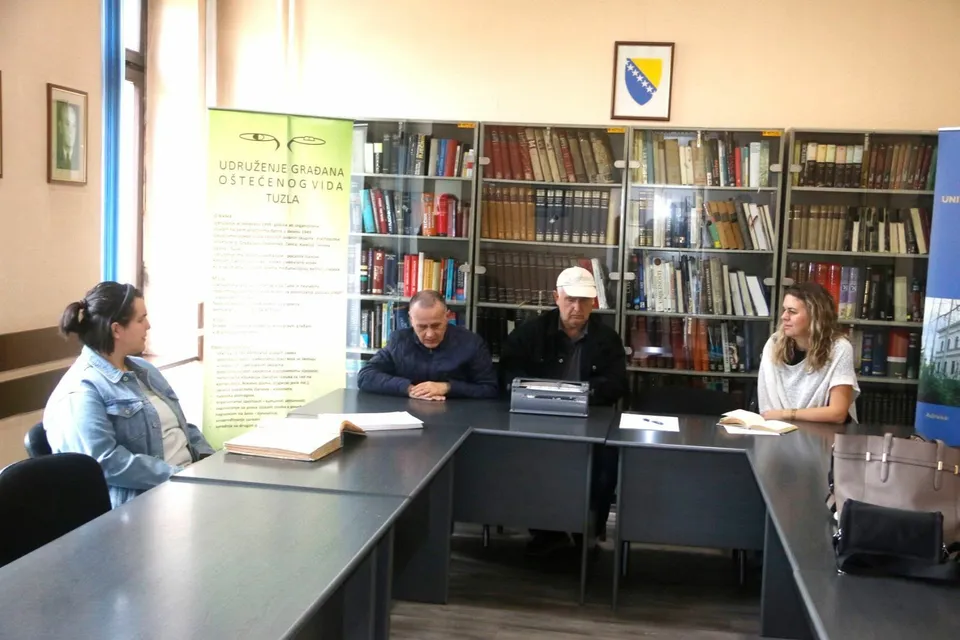 U Tuzli održeno takmičenje u čitanju i pisanju Brajevog pisma