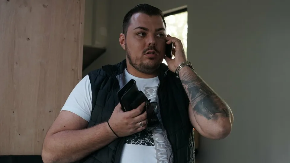 Sloba Vasić se oglasio u jeku priča o razvodu: Fotografija u mantiji bila je produkcija vještačke inteligencije