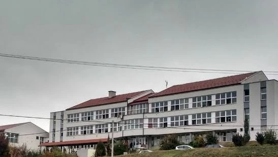 Dojava o bombi u Gradačcu: Učenici i zaposlenici evakuisani iz dvije škole