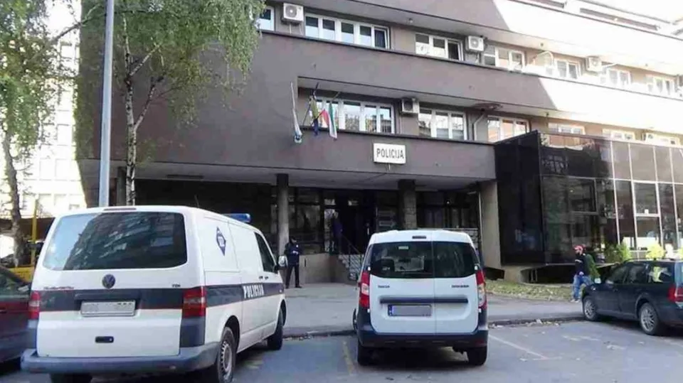 U Kaknju lišena slobode 19-godišnjakinja iz Zenice zbog sumnje na posjedovanje droge