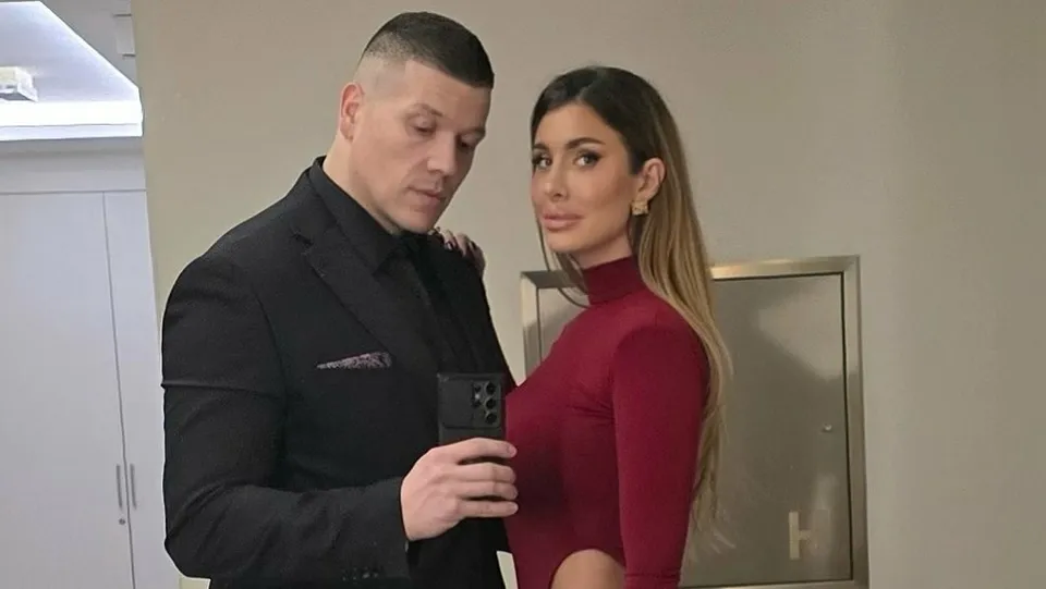 Jelena Radanović podijelila snimak iz porodičnog doma: Sloba sastavljao igračke za sina u kasnim noćnim satima