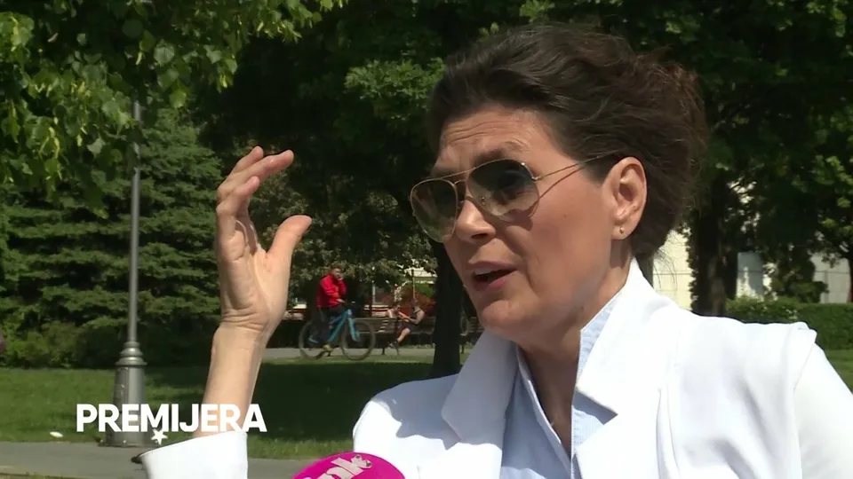 Potresna sudbina pjevačice Ekstra Nene: Požar u djetinjstvu, odrastanje u Crnoj Gori i gubitak sestre