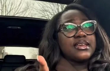 Esther iz Konga izvela pjesmu Halida Bešlića: "I ja se prezivam Bešlić"
