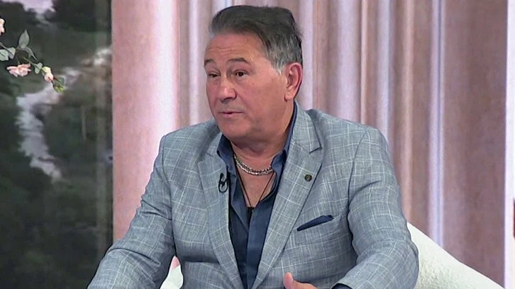 "To je moja lična karta": Halid Muslimović o hitu koji je obilježio njegovu karijeru, ali i o predrasudama koje ljudi imaju prema njemu