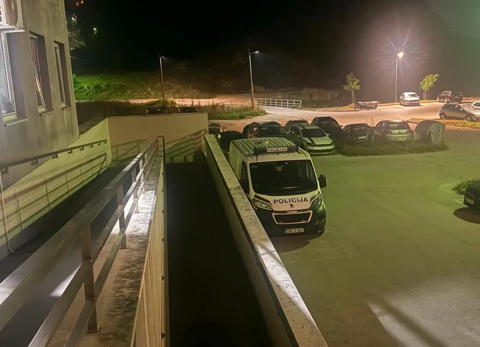 Policija u Trnovu zaustavila vozača koji duguje više od 8.200 KM neplaćenih kazni