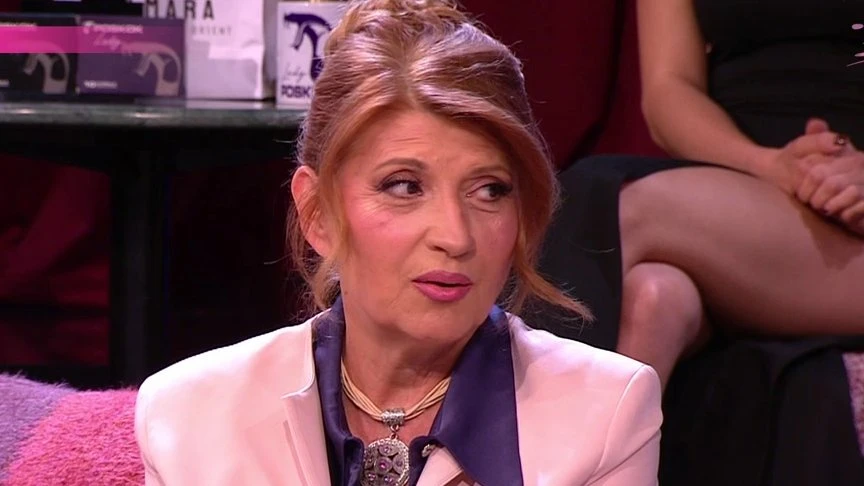 Biljana Jevtić slavila 67. rođendan u porodičnom krugu, a svećice na torti otkrile godine