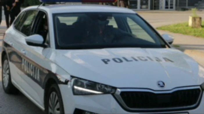 U Tuzli automobil udario pješaka, prevezen u UKC Tuzla