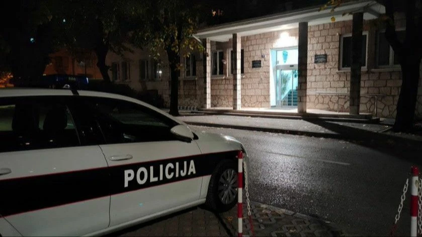 Teška saobraćajna nesreća na cesti Potoci-Rujište, povrijeđen vozač Seata