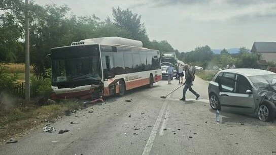 Odgođena utakmica Goražde – Famos: Autobus fudbalera sletio s puta, nema povrijeđenih igrača